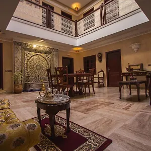 احجز هنا